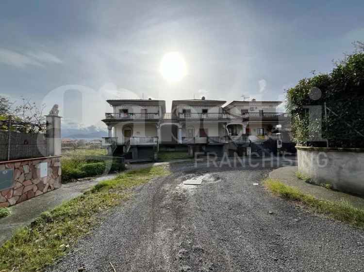 Villa trifamiliare in Via Necco, 1, Scalea (CS)