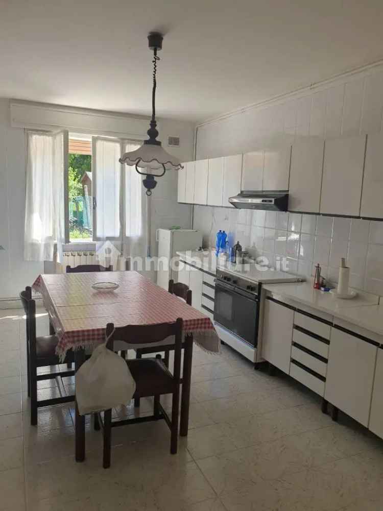 Villa a schiera 5 locali, buono stato, Centro, Crespino