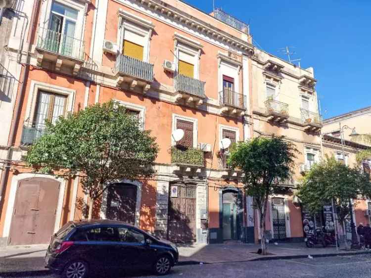 Appartamento in Via Plebiscito, Catania, 5 locali, 1 bagno, 120 m²