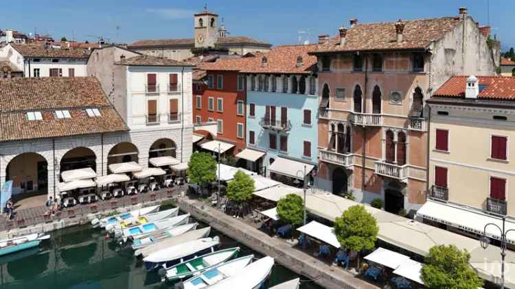 Vendita appartamento 6 locali di 156 m² a Desenzano del Garda (25015) - 123647 - iad