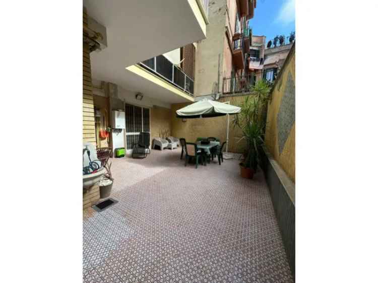 Appartamento in Via Massimo Stanzione, Napoli, 1 bagno, 80 m²