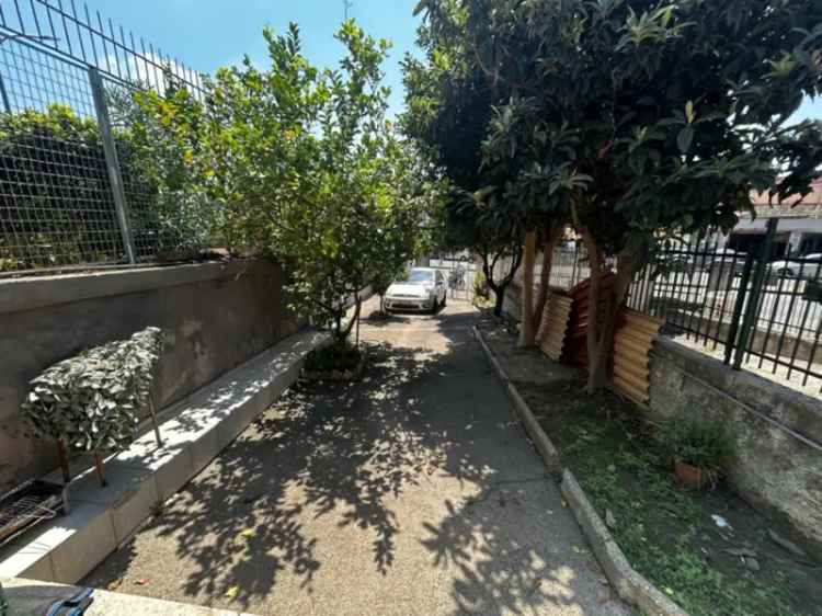 Appartamento in Via Provinciale Montagna Spaccata, Napoli, 1 bagno