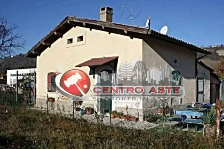 Villa all'asta via Pisacane, 17, 61033 Fermignano Italia, Fermignano