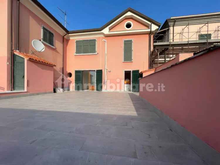 Villa plurifamiliare via Falcinello 128, Olmo, Santa Caterina, Falcinello, Sarzana