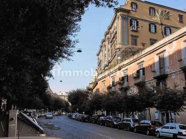 Trilocale via Fonseca, Sanità, Napoli