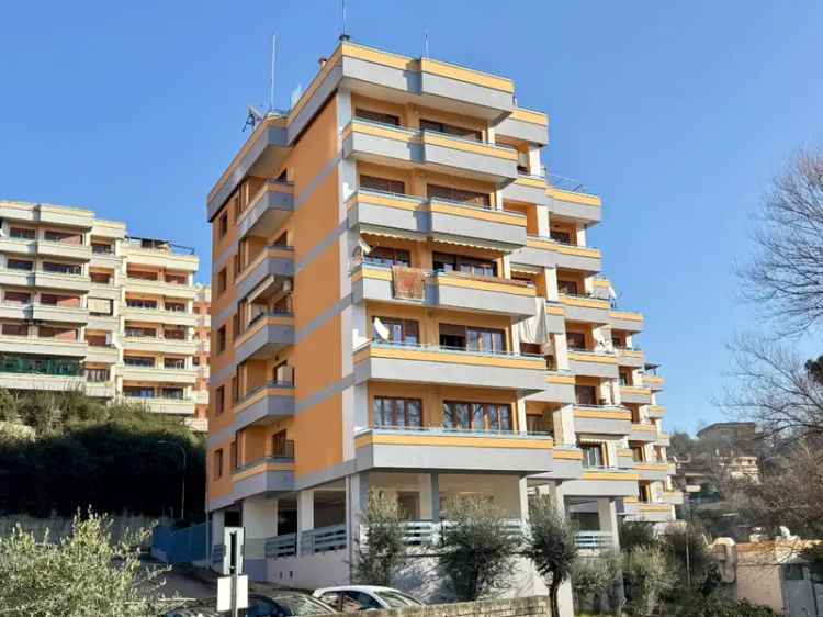 Appartamento in Via Petrarca 17, Frosinone, 8 locali, 2 bagni, 160 m²