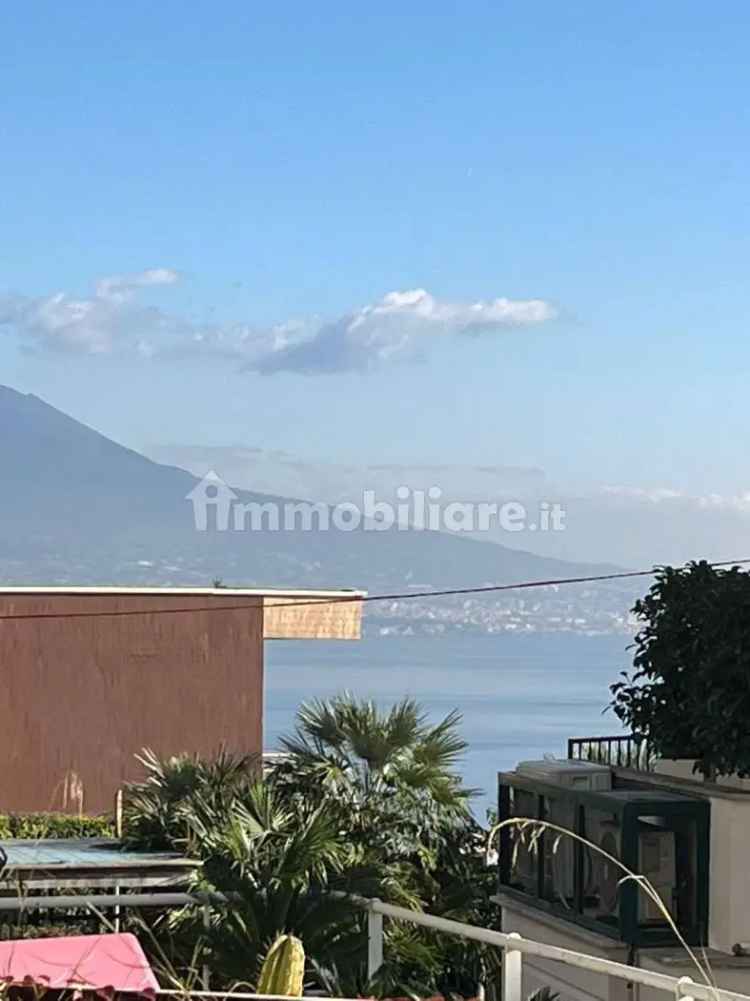 Quadrilocale via Gneo Nevio, Posillipo, Napoli