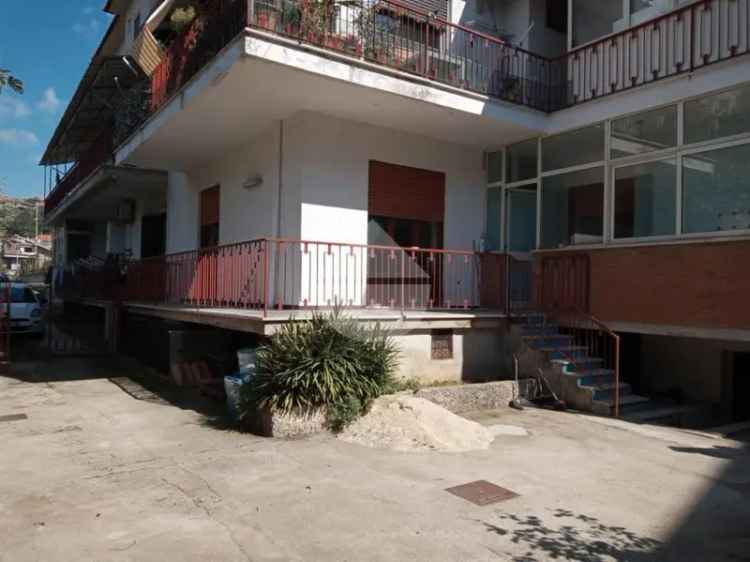 Appartamento in VIA CISTRELLI, Minturno, 8 locali, 2 bagni, 145 m²