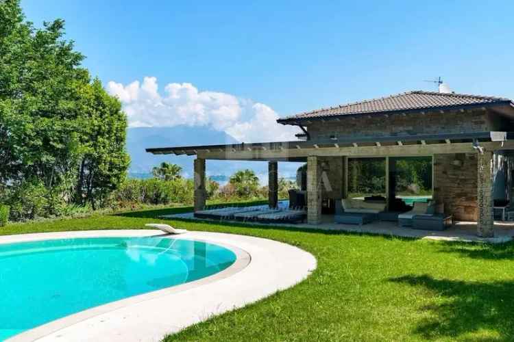 Villa unifamiliare via Leutelmonte, Solarolo, Manerba del Garda