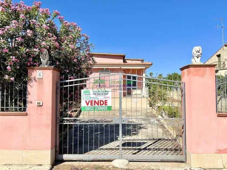 Villa unifamiliare via mare adriatico, Contrade di Marina di Ragusa, Ragusa