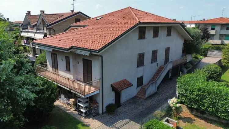 Villa in Via Fermi 9, Cogliate, 6 locali, 6 bagni, giardino privato