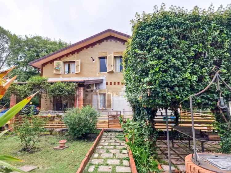 Villa singola in Tarderia, Pedara, 9 locali, 2 bagni, 230 m²