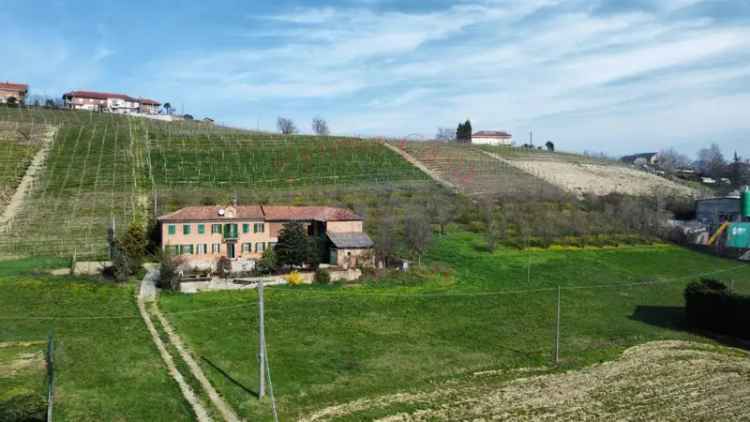 Cascina via Fratelli Vicari 150, Centro, Castagnole delle Lanze