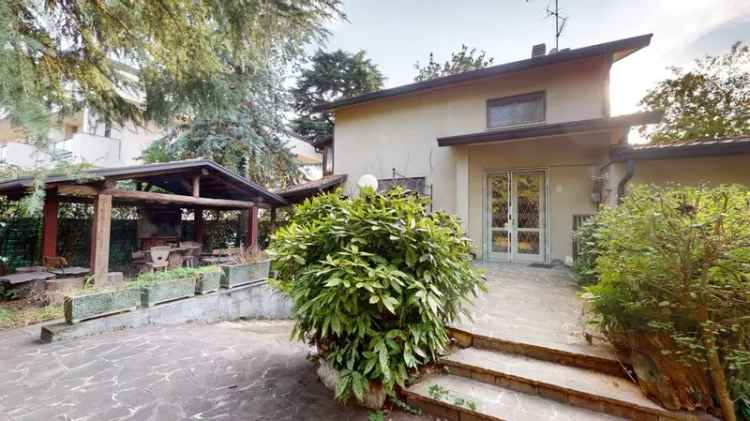 Villa unifamiliare via della Rosa 10, Villaggio Ambrosiano, Segrate