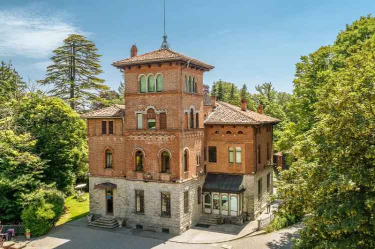 Villa singola di lusso a Varese 15 locali 8 bagni