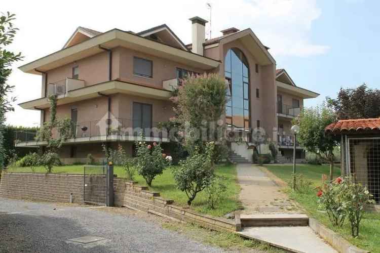 Appartamento in villa Strada Crosassa 13, Centro, Bra