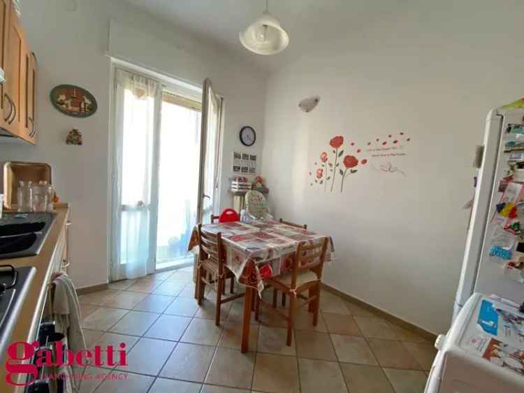 Appartamento in Viale Risorgimento, Bra (CN)