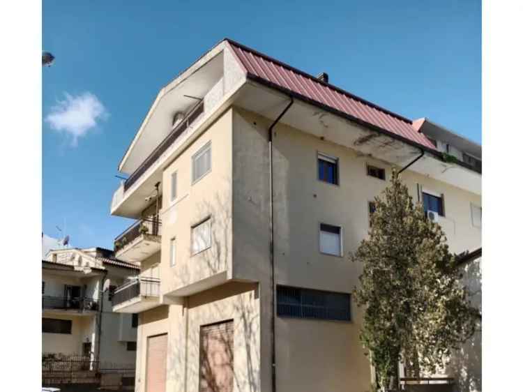 Appartamento in Via Metaponto, Cosenza, 2 bagni, posto auto, 170 m²