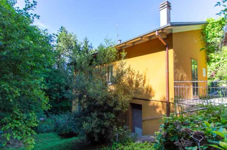 Appartamento in Via Villa di Cedrecchia 33 A, 5 locali, 1 bagno