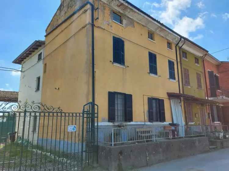 CASA SU DUE PIANI