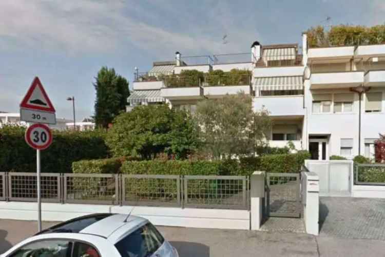 Appartamento in Via Emilia, Rubano, 9 locali, 184 m² in vendita