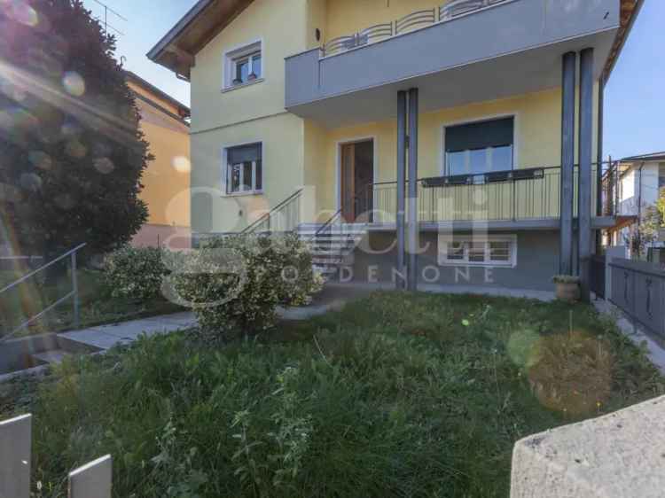 Villa bifamiliare in Via Pomponio Amalteo, 28, Pordenone (PN)