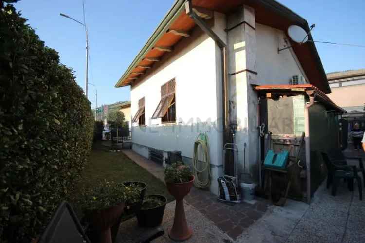 Villa in Via Sforza, Montignoso, 8 locali, 3 bagni, giardino privato