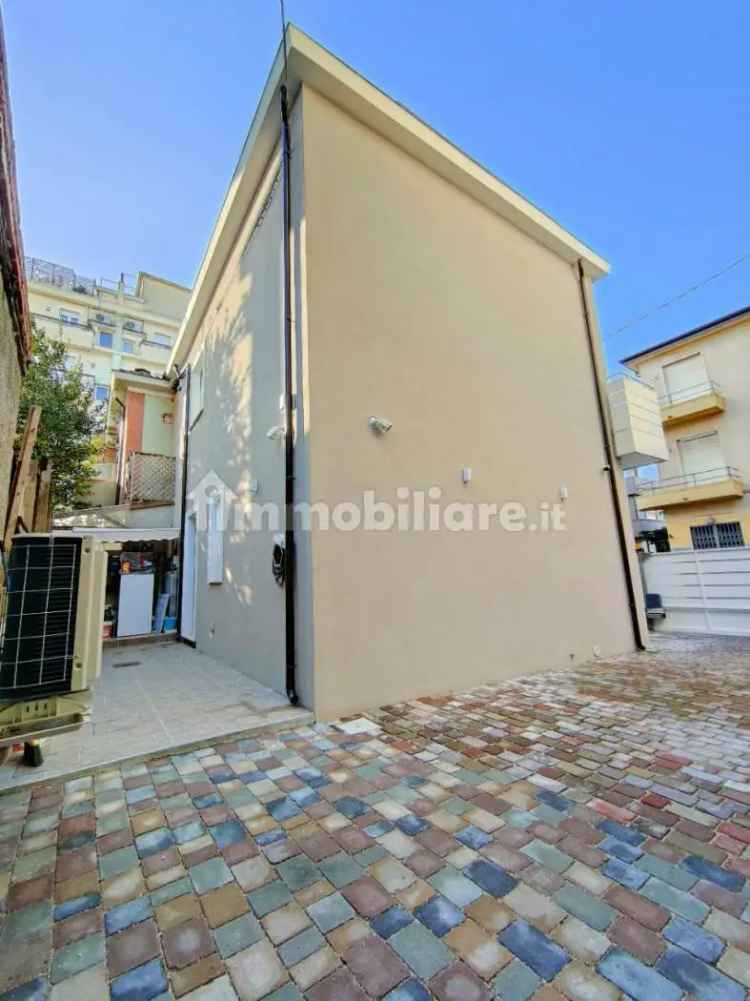 Terratetto unifamiliare viale Homs 11, Tripoli Mare, Rimini