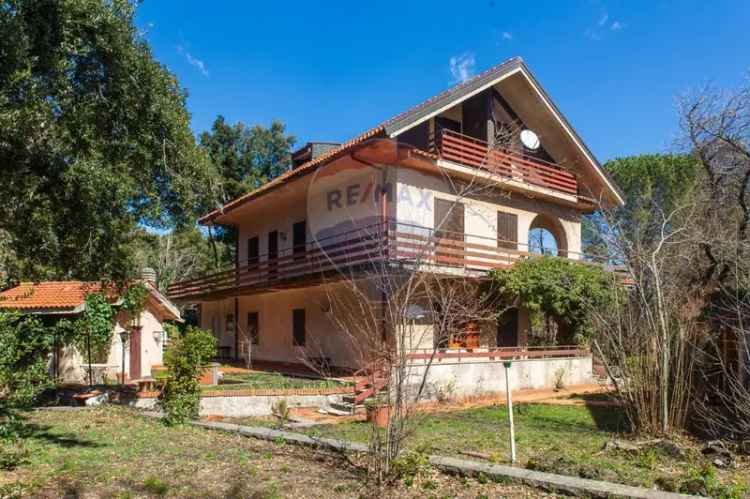 Villa in Via Della Regione, Pedara, 10 locali, 4 bagni, con box