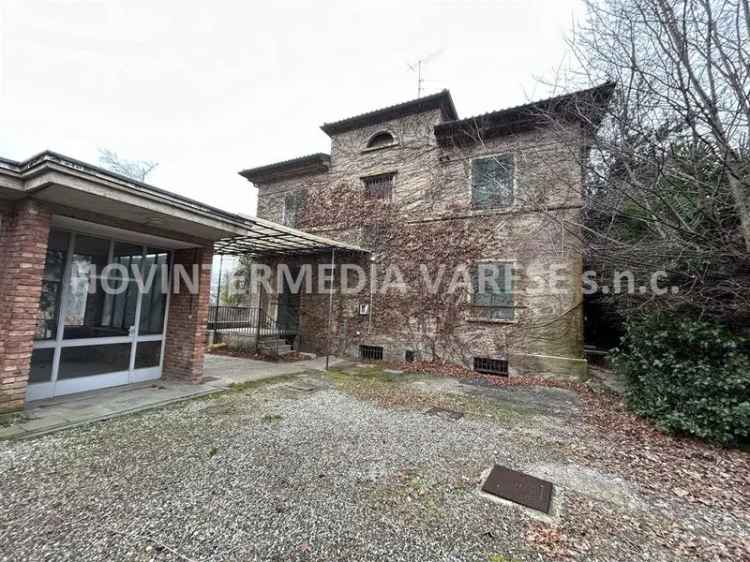 Villa in Via del nifontano, Varese, 7 locali, 2 bagni, 300 m²