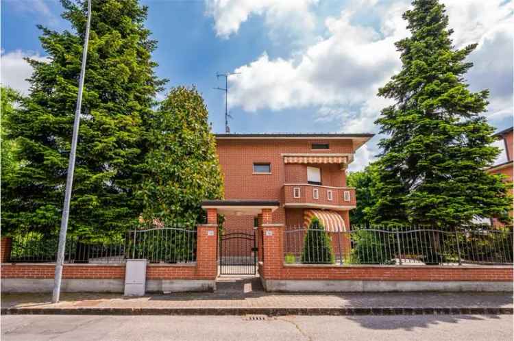 Villa in Via Andrea Costa 70, Soliera, 12 locali, 6 bagni, 1100 m²