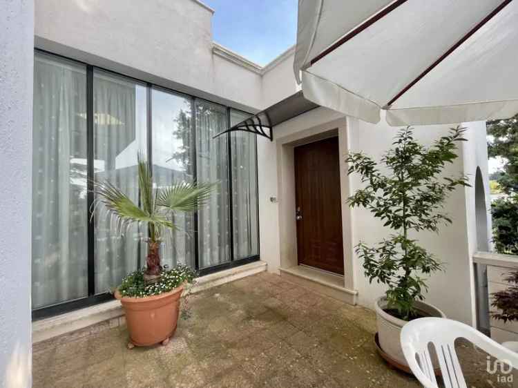 Vendita villa 16 locali di 453 m² in Martina Franca (74015) - 96798 - iad