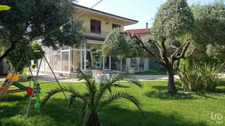 Vendita villa 7 locali di 142 m² in Roseto degli Abruzzi (64026) - 96518 - iad