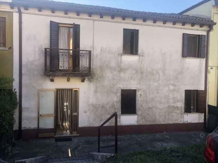 Casa Indipendente in Passetto Strada Passetto, Adria (RO)