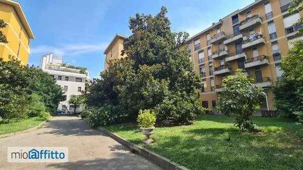 Bilocale 54mq Ristrutturato a Milano - 2 Camere - 2 Balconi