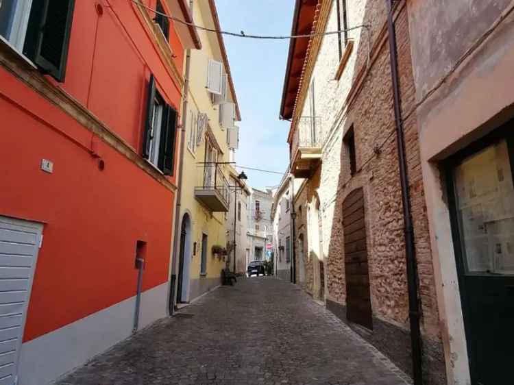 Casa Indipendente in vendita a Nereto via Giuseppe Mazzini, 6