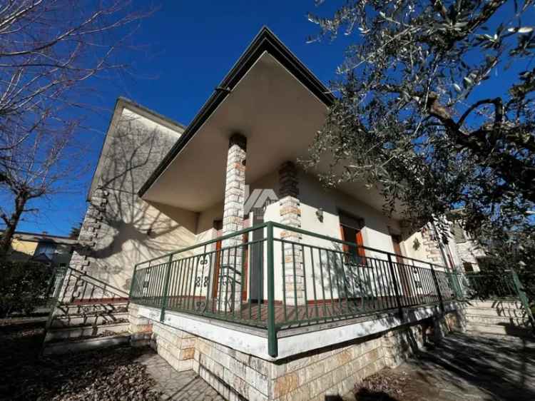 Villa in Via Stazione, Calcinato, 5 locali, 2 bagni, garage, 334 m²