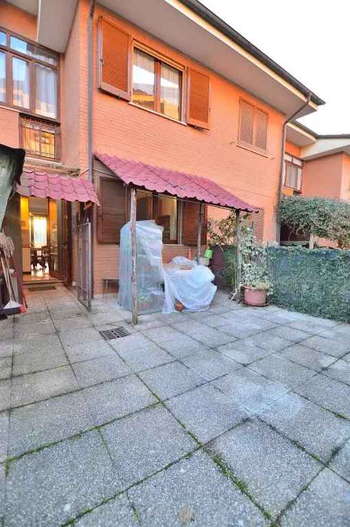 Appartamento in Via Paolo Borsellino, Murlo, 5 locali, 3 bagni, 93 m²