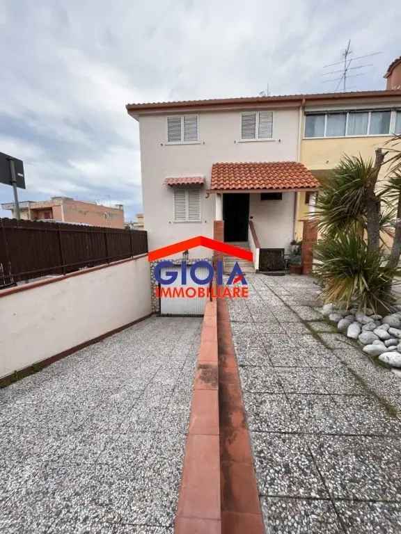 Villa in Via asti, Mondragone, 5 locali, 2 bagni, giardino privato