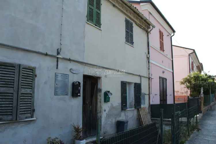 Quadrilocale viale della Repubblica 42, Centro, Santa Maria Nuova