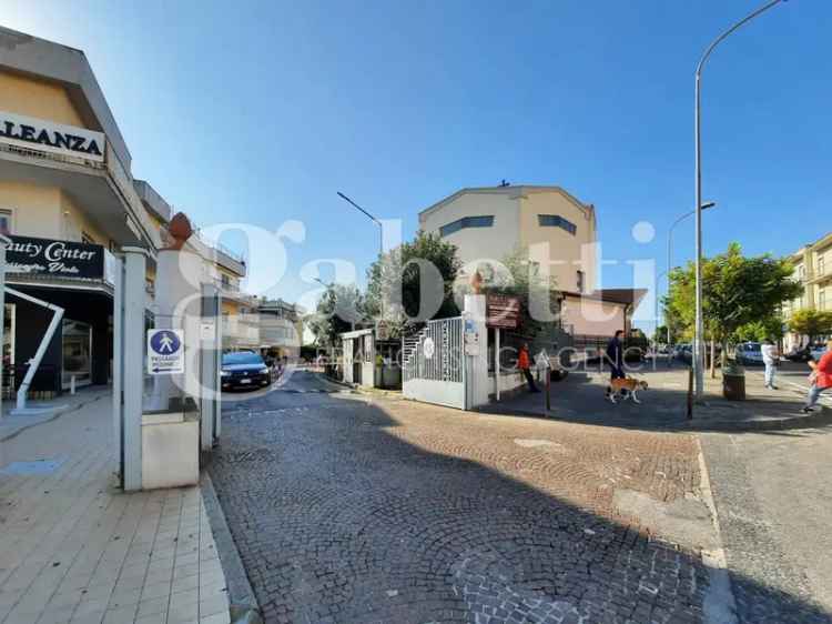 Appartamento in Via MILISCOLA 133, Pozzuoli, 5 locali, 2 bagni, 149 m²