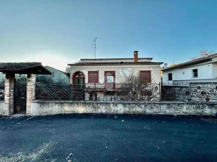 Villa unifamiliare via Piacenza 40, Semicentro, Crema