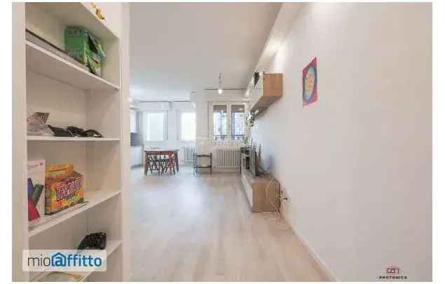 Affitto 4 camera appartamento di 82 m² in Bologna