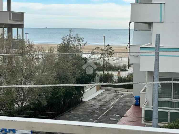 Trilocale viale Regina Margherita 235, Miramare - Rivazzurra, Rimini