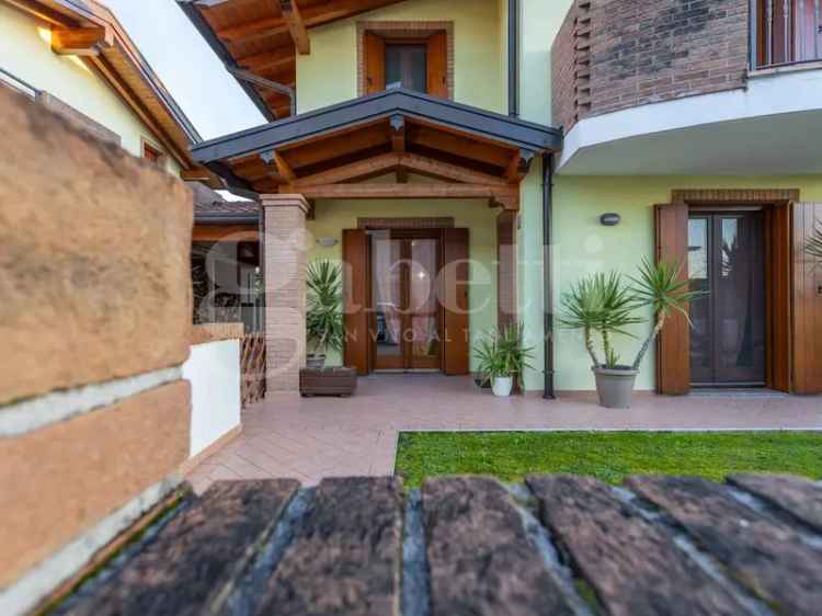 Villa a schiera in Via S. Elena, 24/C, Valvasone Arzene (PN)