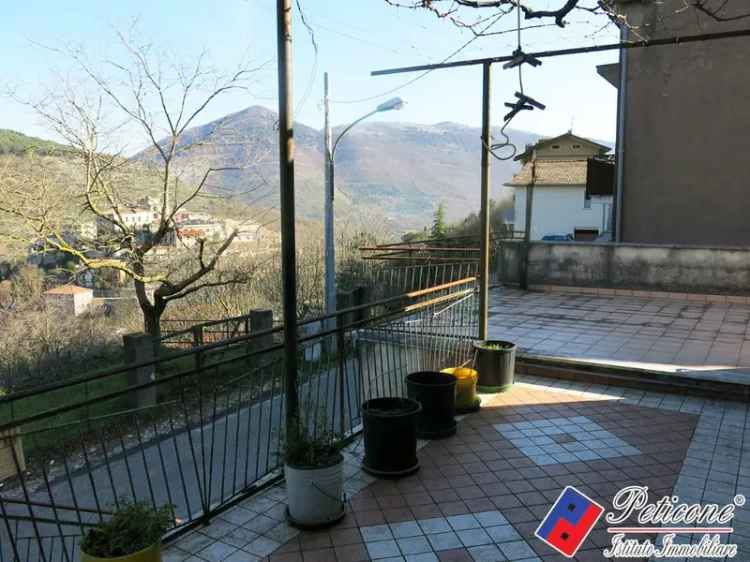 Appartamento in Via Forcella, Lenola, 5 locali, 1 bagno, 218 m²