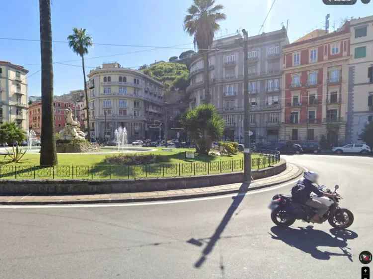 Appartamento in affitto a Napoli piazza Sannazaro