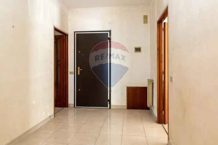 Appartamento in Via Garibaldi, Misterbianco, 8 locali, 2 bagni, 189 m²