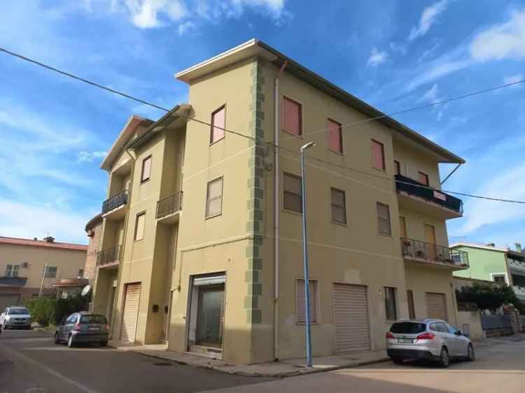 Appartamento in Via Emilio Lussu 1, Bosa, 5 locali, 1 bagno, 128 m²