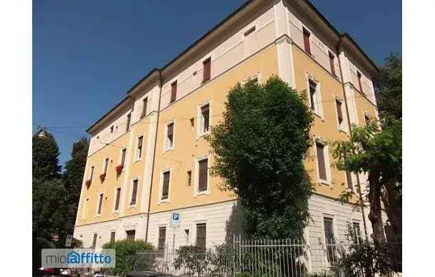 Affitto 5 camera appartamento di 160 m² in Bologna